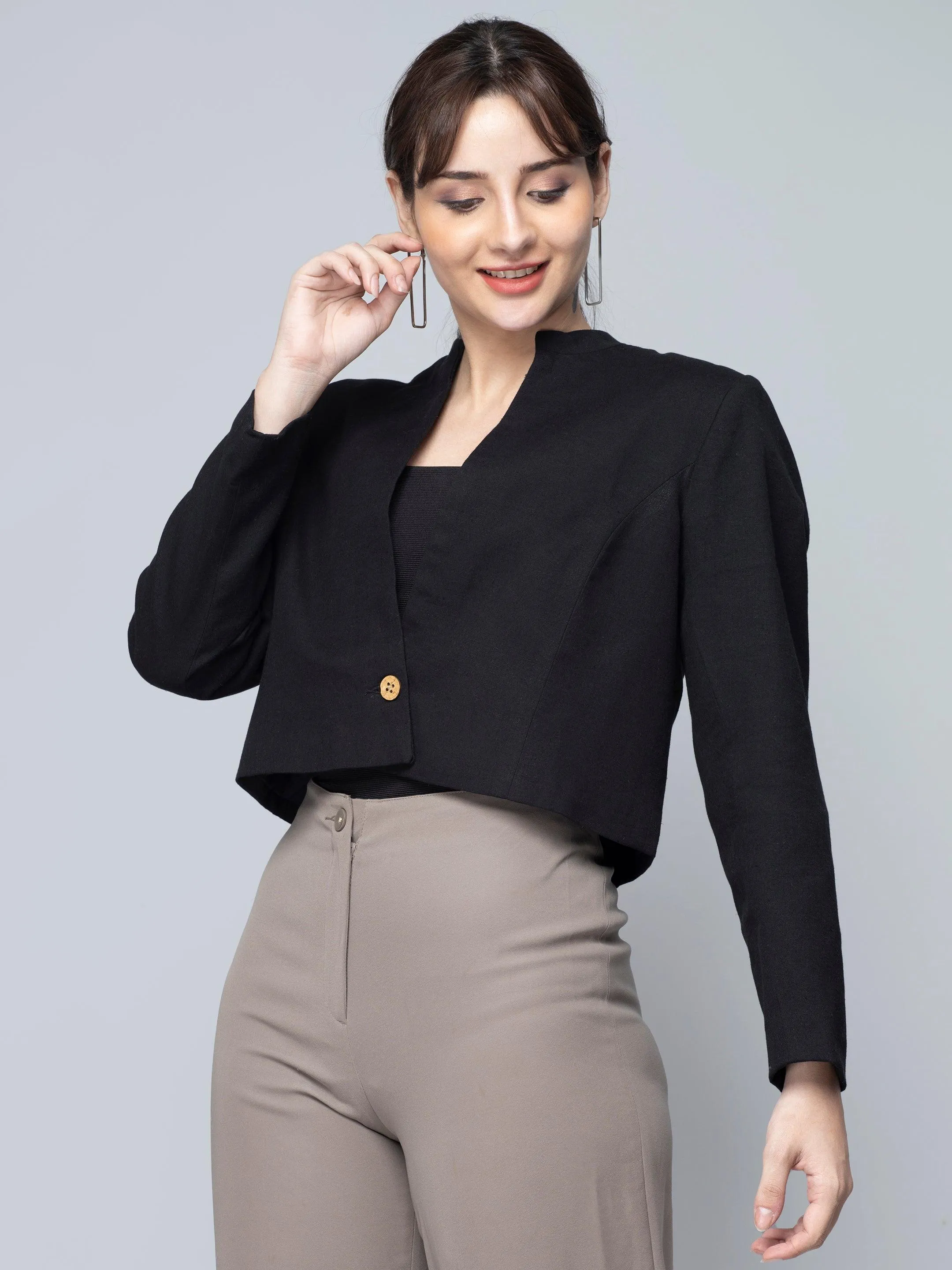 Black Crop Blazer: Casual Sophistication with a Modern Twist