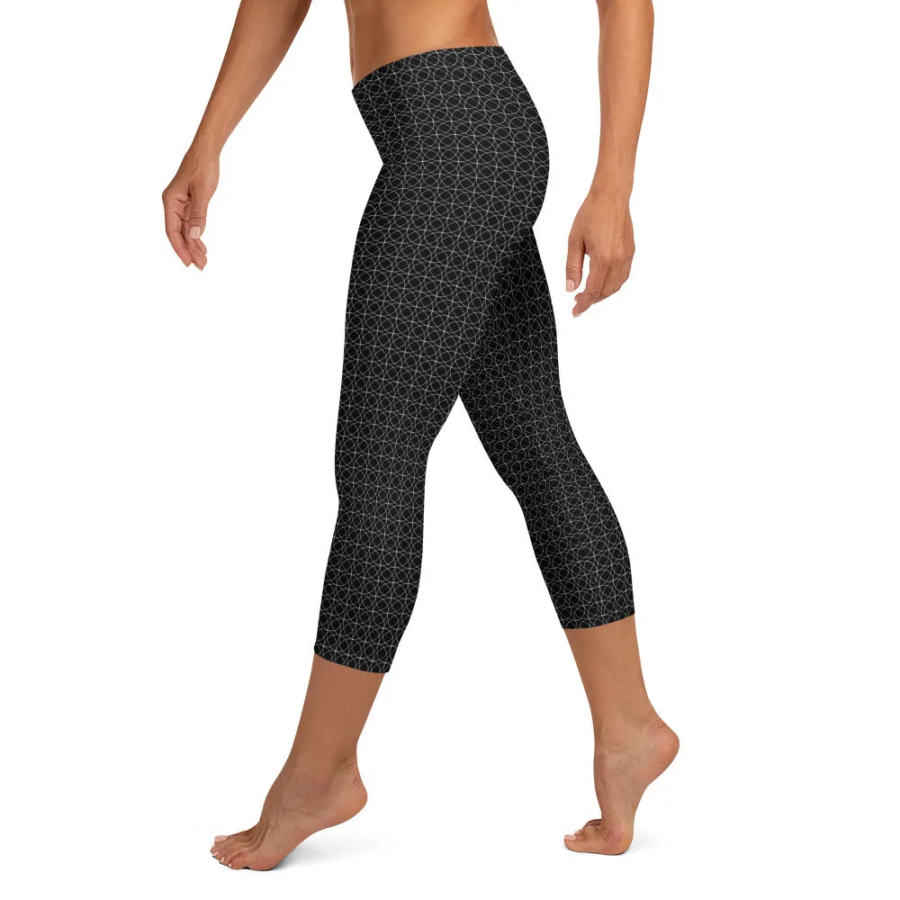 Circle Play Geometric Capri Leggings for women