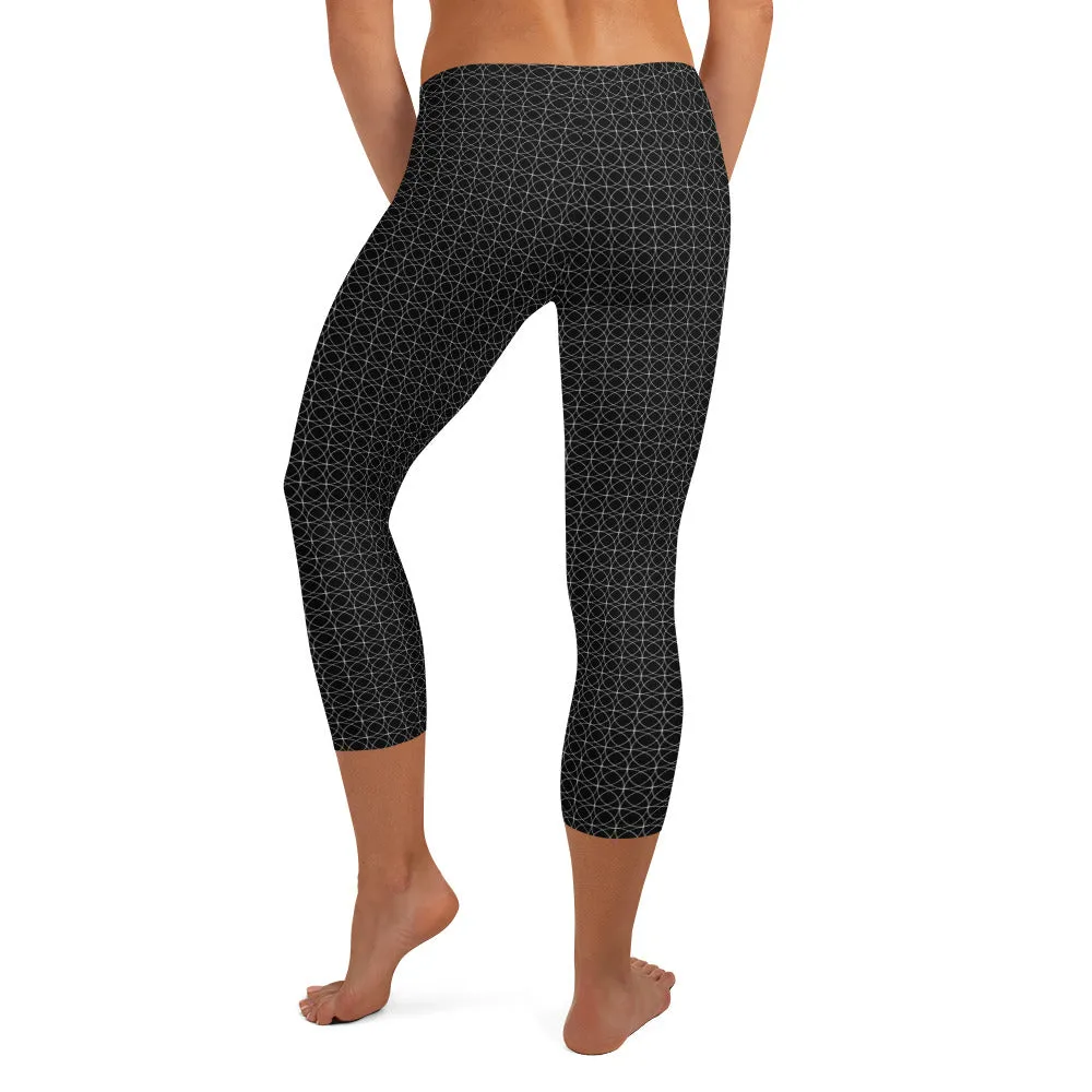 Circle Play Geometric Capri Leggings for women