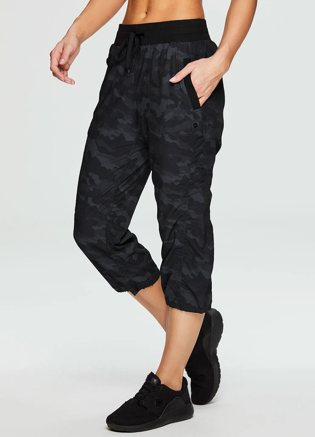 Lumen Lightweight Camo Capri Pant