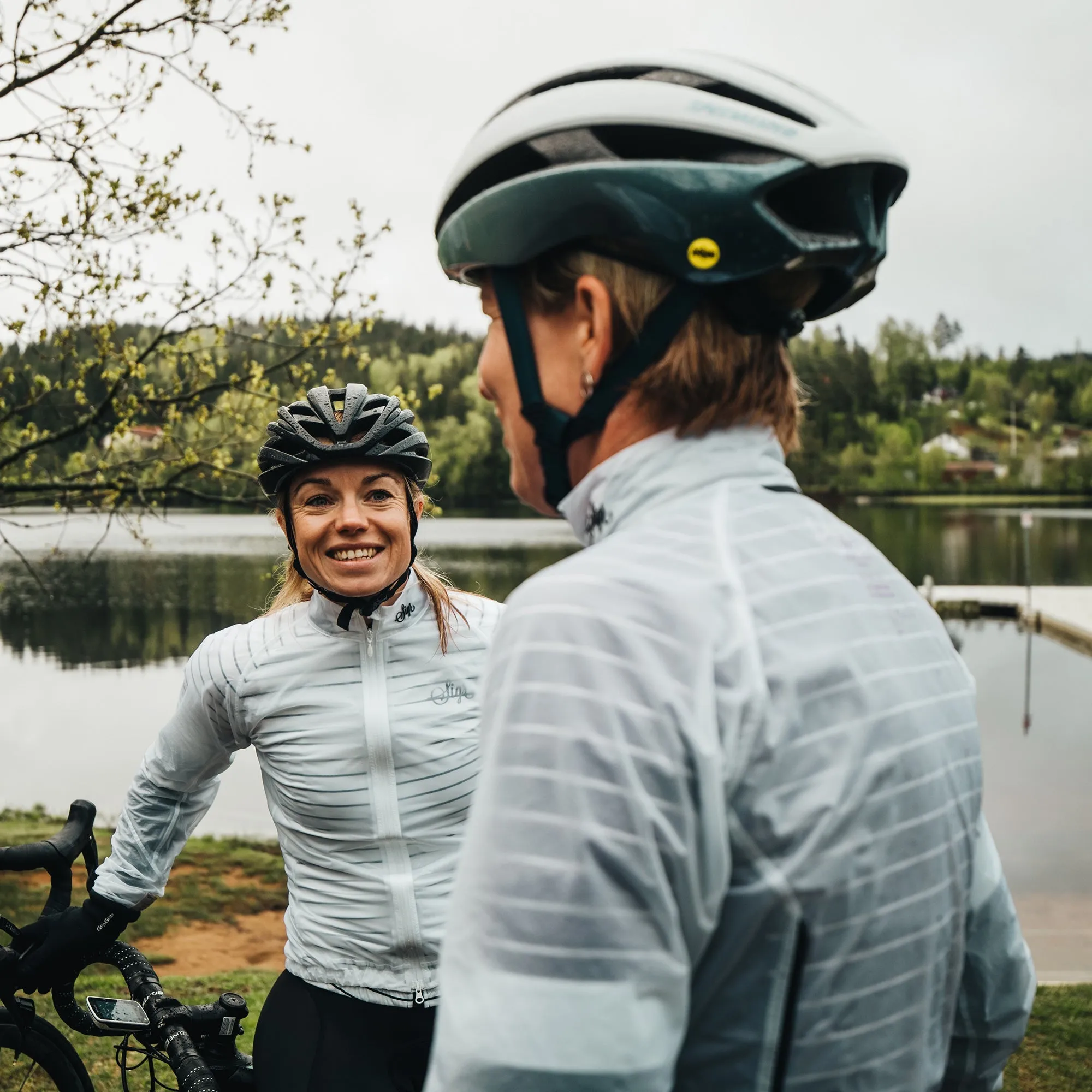 Näckrosleden Women's Translucent Ultra-Lightweight Cycling Wind/Rain Jacket