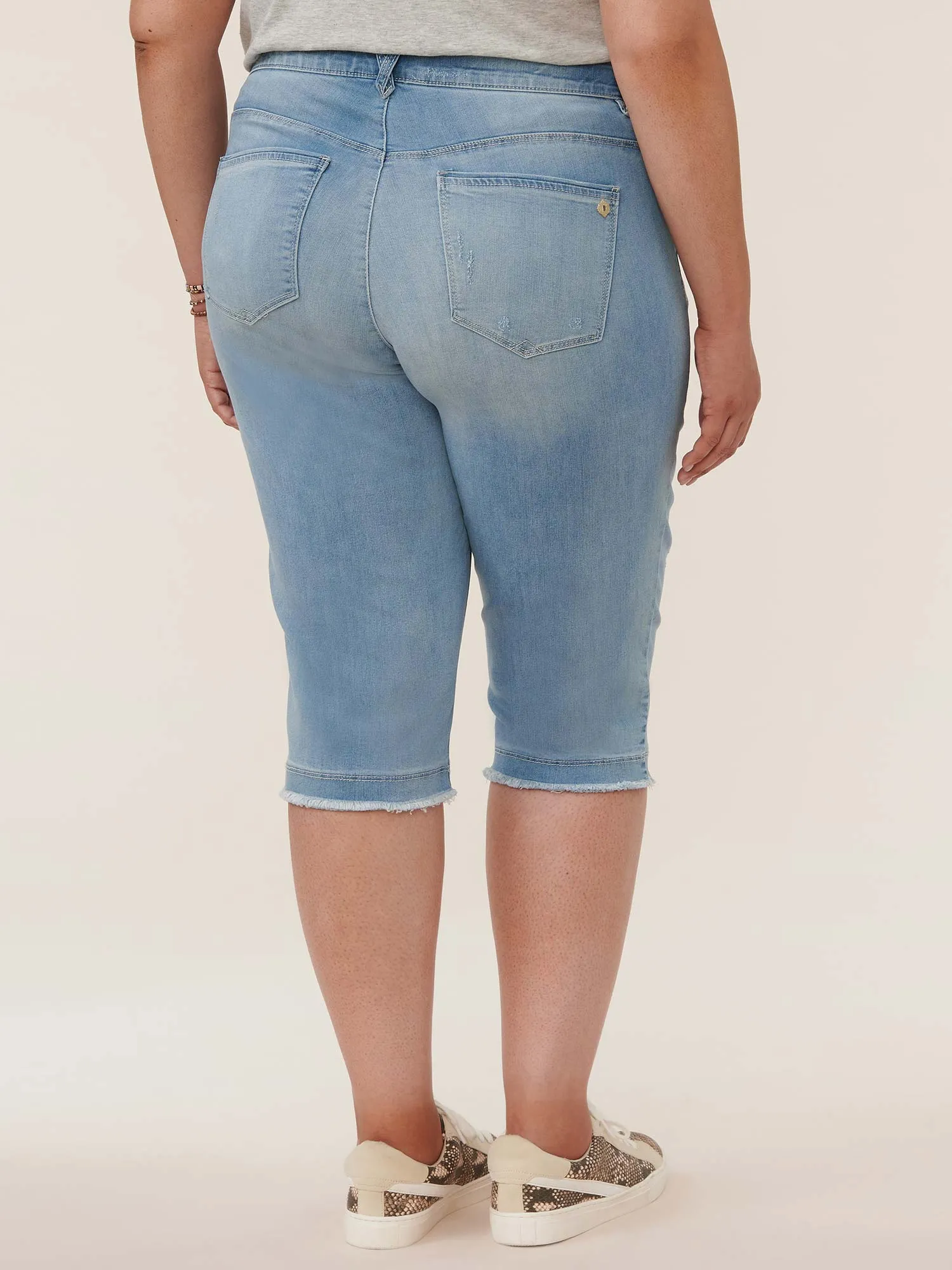 PLUS SIZE capri- "Ab"solution® Light Blue Denim Fray Hem Skimmer Jeans