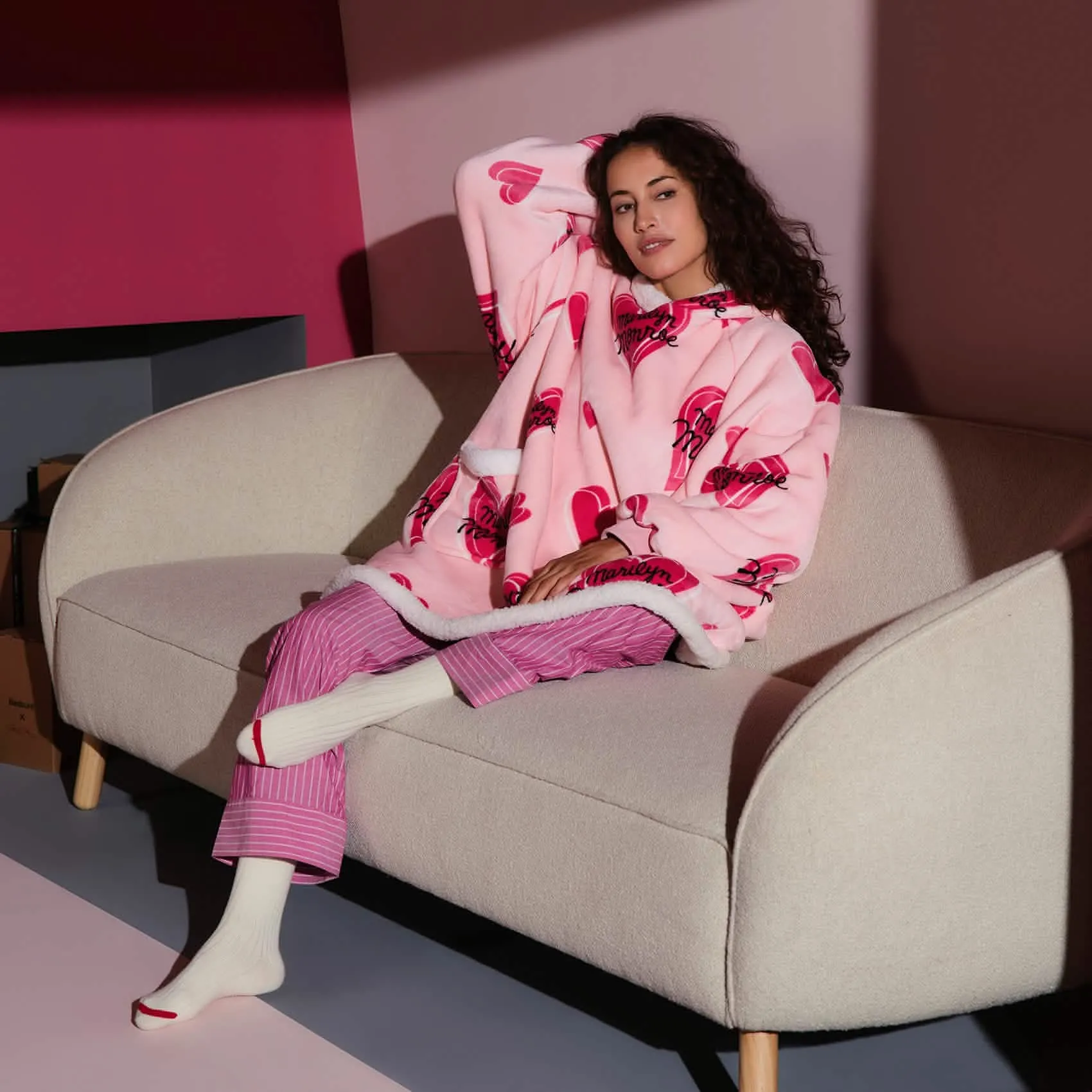 Sherpa Fleece Wearable Blanket- Pink Heart