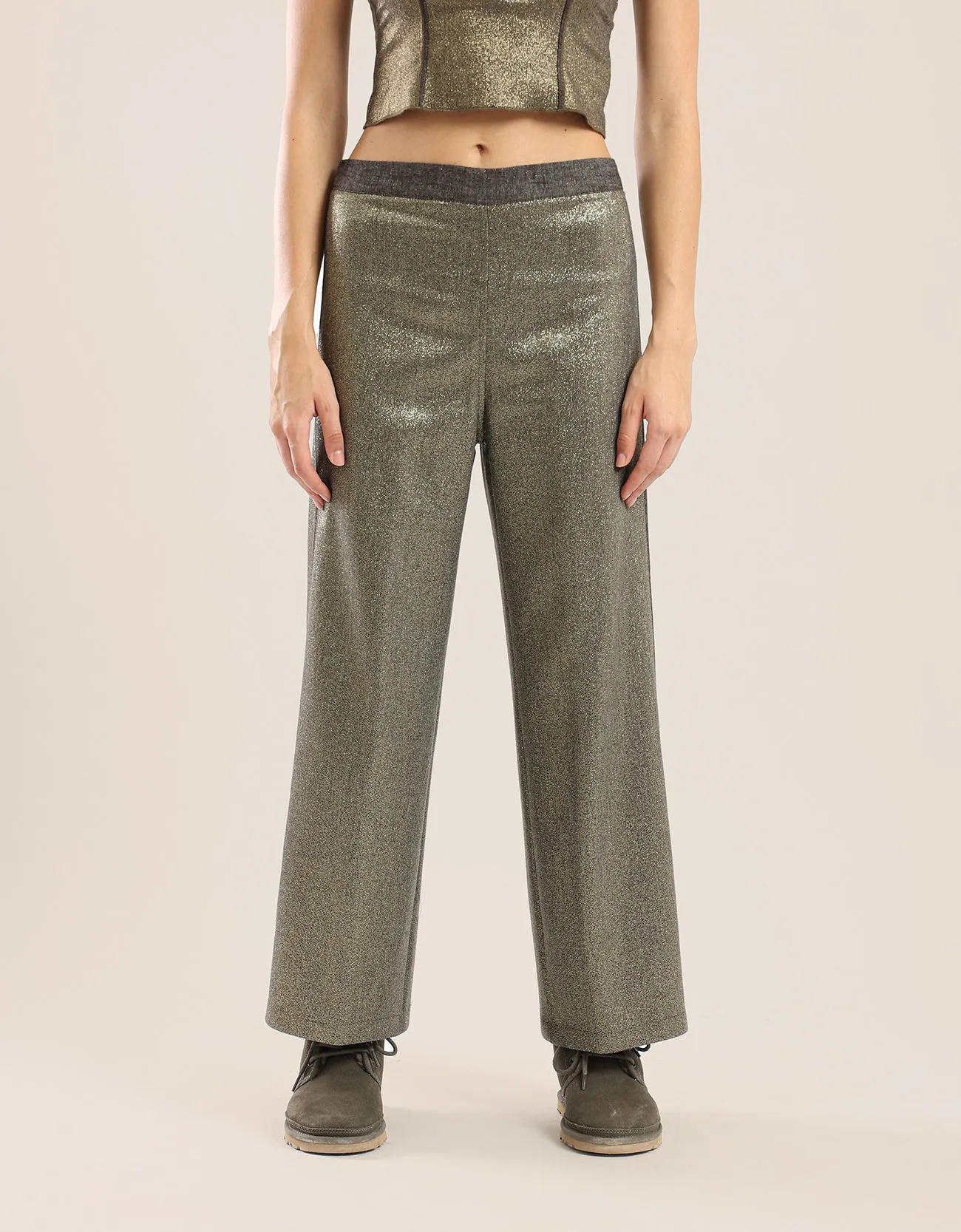 Straight leg pants with elastic on the back